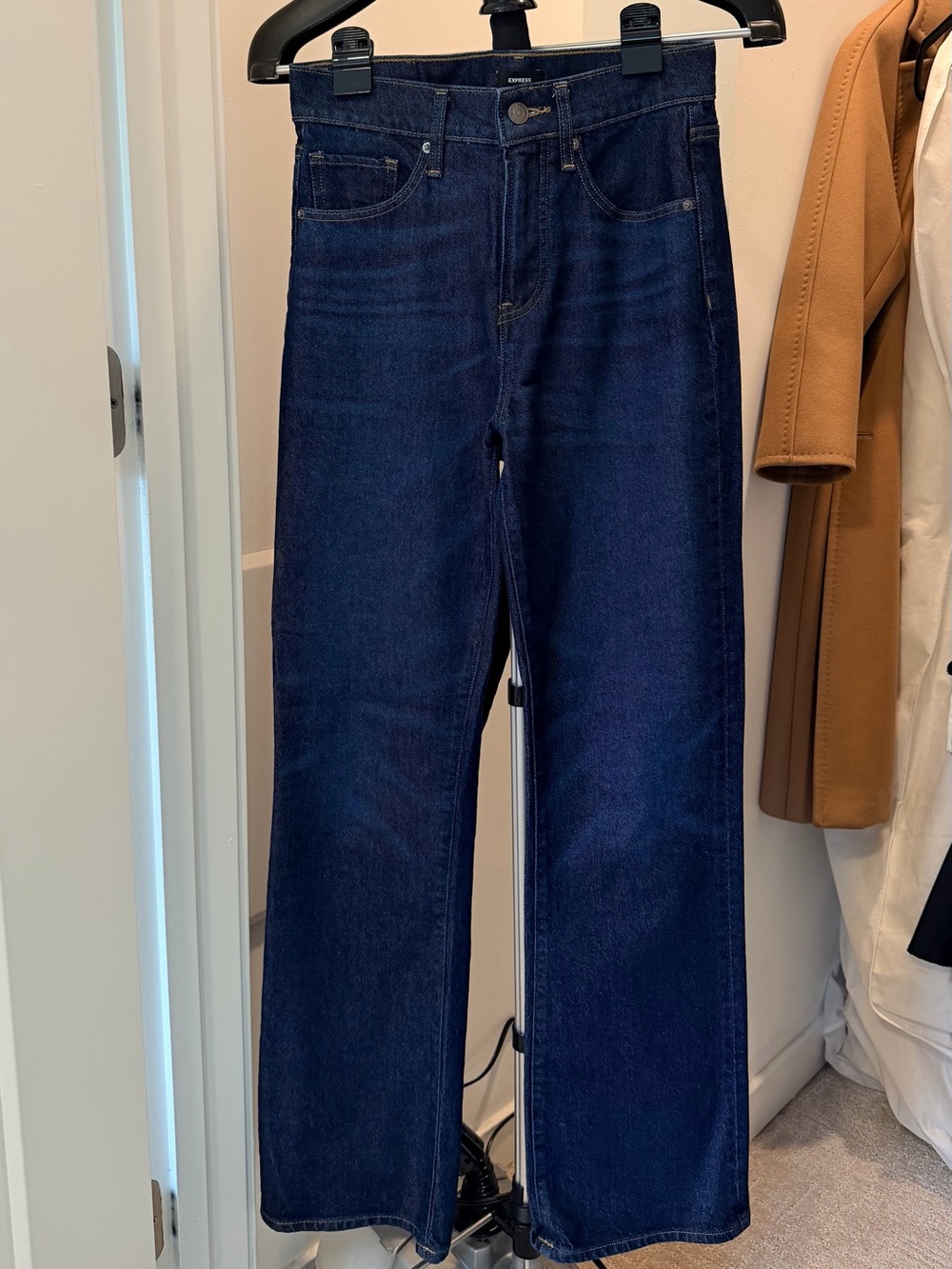 New! Express High Waisted 90s Bootcut Jeans Dark Wash NWT Women’s Size 0